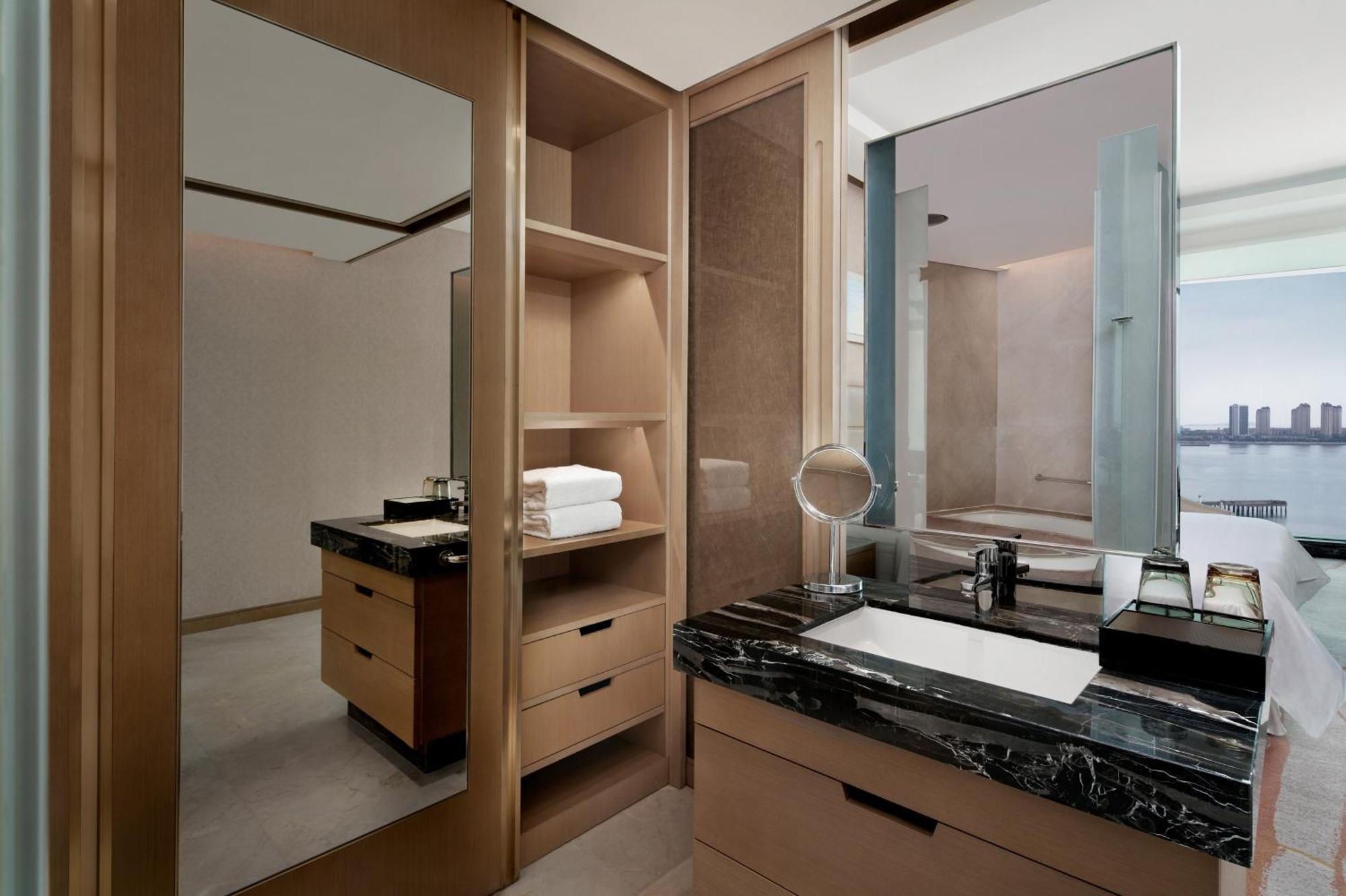 Sheraton Qingdao West Coast Eksteriør bilde